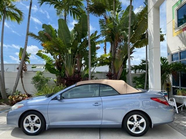 2007 Cosmic Blue Metallic /Ivory Toyota Camry Solara SLE LOW MILES 39,944 1 OWNER (4T1FA38P97U) with an 3.3L DOHC SMPI VVT-i 24-Valve V6 Engine engine, Automatic transmission, located at 4701 North Dixie Hwy, Pompano Beach, FL, 33064, (954) 422-2889, 26.240938, -80.123474 - OUR WEBPAGE FLORIDACARS1.COM HAS OVER 100 PHOTOS AND FREE CARFAX LINK 2007 Toyota Camry Solara SLE V6 1 OWNER Convertible 3.3L V6 F DOHC 24V Gasoline 29 MPG Front Wheel Drive Features ABS Brakes Air Conditioning Alloy Wheels AM/FM Stereo Automatic Transmission Auxiliary Audio Input Bluetooth Technol- Photo#36