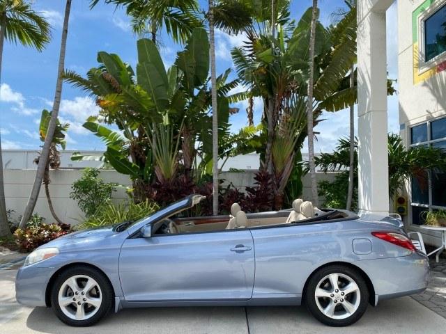 2007 Cosmic Blue Metallic /Ivory Toyota Camry Solara SLE LOW MILES 39,944 1 OWNER (4T1FA38P97U) with an 3.3L DOHC SMPI VVT-i 24-Valve V6 Engine engine, Automatic transmission, located at 4701 North Dixie Hwy, Pompano Beach, FL, 33064, (954) 422-2889, 26.240938, -80.123474 - OUR WEBPAGE FLORIDACARS1.COM HAS OVER 100 PHOTOS AND FREE CARFAX LINK 2007 Toyota Camry Solara SLE V6 1 OWNER Convertible 3.3L V6 F DOHC 24V Gasoline 29 MPG Front Wheel Drive Features ABS Brakes Air Conditioning Alloy Wheels AM/FM Stereo Automatic Transmission Auxiliary Audio Input Bluetooth Technol- Photo#37