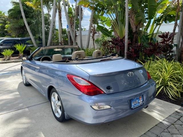 2007 Cosmic Blue Metallic /Ivory Toyota Camry Solara SLE LOW MILES 39,944 1 OWNER (4T1FA38P97U) with an 3.3L DOHC SMPI VVT-i 24-Valve V6 Engine engine, Automatic transmission, located at 4701 North Dixie Hwy, Pompano Beach, FL, 33064, (954) 422-2889, 26.240938, -80.123474 - OUR WEBPAGE FLORIDACARS1.COM HAS OVER 100 PHOTOS AND FREE CARFAX LINK 2007 Toyota Camry Solara SLE V6 1 OWNER Convertible 3.3L V6 F DOHC 24V Gasoline 29 MPG Front Wheel Drive Features ABS Brakes Air Conditioning Alloy Wheels AM/FM Stereo Automatic Transmission Auxiliary Audio Input Bluetooth Technol- Photo#39
