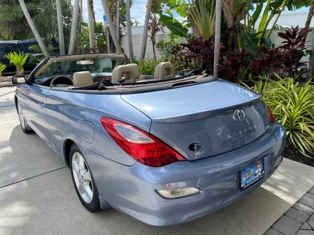 2007 Cosmic Blue Metallic /Ivory Toyota Camry Solara SLE LOW MILES 39,944 1 OWNER (4T1FA38P97U) with an 3.3L DOHC SMPI VVT-i 24-Valve V6 Engine engine, Automatic transmission, located at 4701 North Dixie Hwy, Pompano Beach, FL, 33064, (954) 422-2889, 26.240938, -80.123474 - OUR WEBPAGE FLORIDACARS1.COM HAS OVER 100 PHOTOS AND FREE CARFAX LINK 2007 Toyota Camry Solara SLE V6 1 OWNER Convertible 3.3L V6 F DOHC 24V Gasoline 29 MPG Front Wheel Drive Features ABS Brakes Air Conditioning Alloy Wheels AM/FM Stereo Automatic Transmission Auxiliary Audio Input Bluetooth Technol- Photo#41