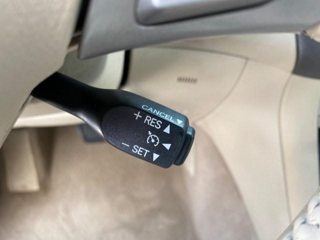 2007 Cosmic Blue Metallic /Ivory Toyota Camry Solara SLE LOW MILES 39,944 1 OWNER (4T1FA38P97U) with an 3.3L DOHC SMPI VVT-i 24-Valve V6 Engine engine, Automatic transmission, located at 4701 North Dixie Hwy, Pompano Beach, FL, 33064, (954) 422-2889, 26.240938, -80.123474 - OUR WEBPAGE FLORIDACARS1.COM HAS OVER 100 PHOTOS AND FREE CARFAX LINK 2007 Toyota Camry Solara SLE V6 1 OWNER Convertible 3.3L V6 F DOHC 24V Gasoline 29 MPG Front Wheel Drive Features ABS Brakes Air Conditioning Alloy Wheels AM/FM Stereo Automatic Transmission Auxiliary Audio Input Bluetooth Technol- Photo#71