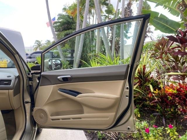 2007 Borrego Beige Metallic /Ivory Honda Civic Sdn LX LOW MILES 24,174 1 OWNER (1HGFA16547L) with an 1.8L SOHC MPFI 16-Valve i-VTEC I4 Engine engine, Automatic transmission, located at 4701 North Dixie Hwy, Pompano Beach, FL, 33064, (954) 422-2889, 26.240938, -80.123474 - OUR WEBPAGE FLORIDACARS1.COM HAS OVER 100 PHOTOS AND FREE CARFAX LINK 2007 Honda Civic LX 1 OWNER Sedan 4 DR 1.8L I4 F SOHC 16V Gasoline Front wheel drive Features ABS Brakes Air Conditioning AM/FM Stereo Automatic Transmission Auxiliary Audio Input CD Audio Cloth Seats Cruise Control Power Locks Po- Photo#11