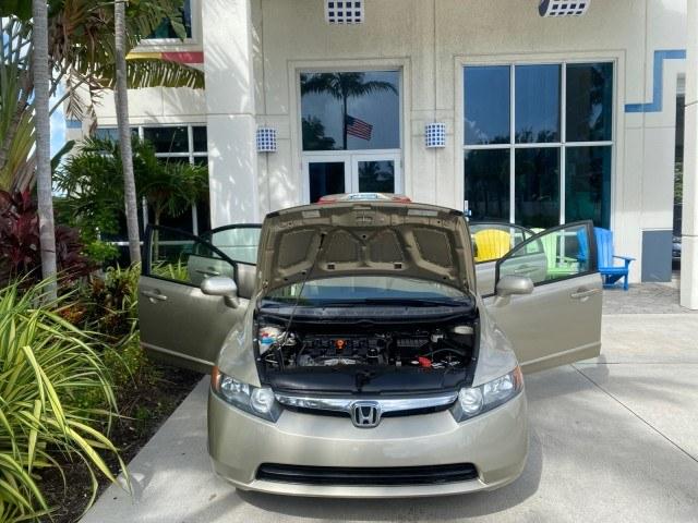 2007 Borrego Beige Metallic /Ivory Honda Civic Sdn LX LOW MILES 24,174 1 OWNER (1HGFA16547L) with an 1.8L SOHC MPFI 16-Valve i-VTEC I4 Engine engine, Automatic transmission, located at 4701 North Dixie Hwy, Pompano Beach, FL, 33064, (954) 422-2889, 26.240938, -80.123474 - OUR WEBPAGE FLORIDACARS1.COM HAS OVER 100 PHOTOS AND FREE CARFAX LINK 2007 Honda Civic LX 1 OWNER Sedan 4 DR 1.8L I4 F SOHC 16V Gasoline Front wheel drive Features ABS Brakes Air Conditioning AM/FM Stereo Automatic Transmission Auxiliary Audio Input CD Audio Cloth Seats Cruise Control Power Locks Po- Photo#16