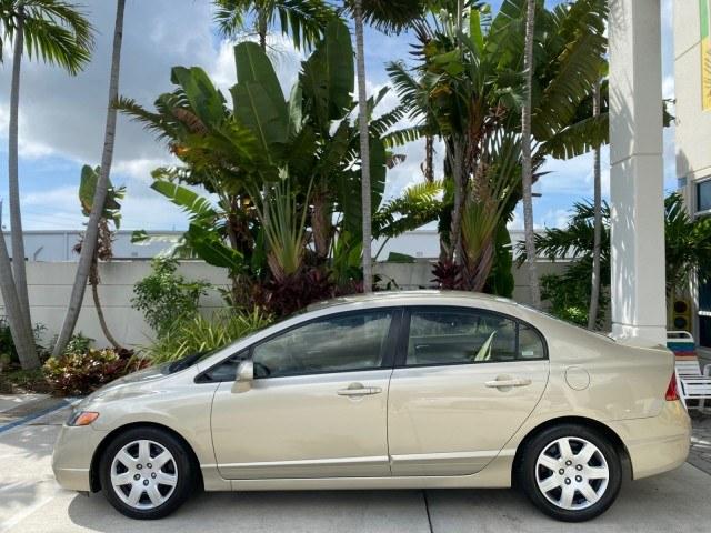 2007 Borrego Beige Metallic /Ivory Honda Civic Sdn LX LOW MILES 24,174 1 OWNER (1HGFA16547L) with an 1.8L SOHC MPFI 16-Valve i-VTEC I4 Engine engine, Automatic transmission, located at 4701 North Dixie Hwy, Pompano Beach, FL, 33064, (954) 422-2889, 26.240938, -80.123474 - OUR WEBPAGE FLORIDACARS1.COM HAS OVER 100 PHOTOS AND FREE CARFAX LINK 2007 Honda Civic LX 1 OWNER Sedan 4 DR 1.8L I4 F SOHC 16V Gasoline Front wheel drive Features ABS Brakes Air Conditioning AM/FM Stereo Automatic Transmission Auxiliary Audio Input CD Audio Cloth Seats Cruise Control Power Locks Po- Photo#31