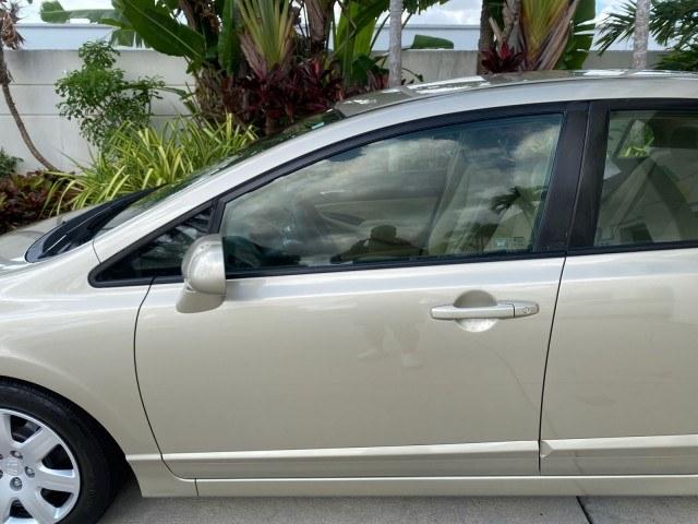 2007 Borrego Beige Metallic /Ivory Honda Civic Sdn LX LOW MILES 24,174 1 OWNER (1HGFA16547L) with an 1.8L SOHC MPFI 16-Valve i-VTEC I4 Engine engine, Automatic transmission, located at 4701 North Dixie Hwy, Pompano Beach, FL, 33064, (954) 422-2889, 26.240938, -80.123474 - OUR WEBPAGE FLORIDACARS1.COM HAS OVER 100 PHOTOS AND FREE CARFAX LINK 2007 Honda Civic LX 1 OWNER Sedan 4 DR 1.8L I4 F SOHC 16V Gasoline Front wheel drive Features ABS Brakes Air Conditioning AM/FM Stereo Automatic Transmission Auxiliary Audio Input CD Audio Cloth Seats Cruise Control Power Locks Po- Photo#37