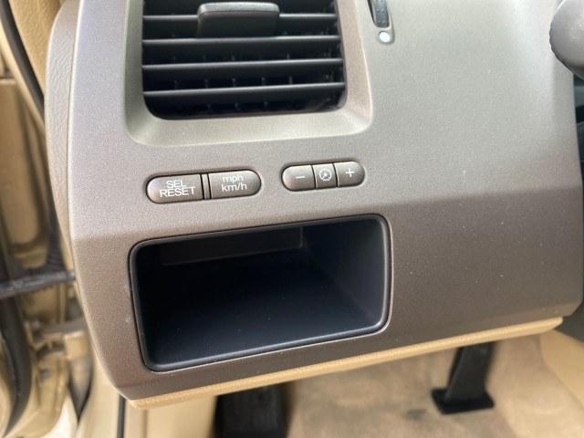 2007 Borrego Beige Metallic /Ivory Honda Civic Sdn LX LOW MILES 24,174 1 OWNER (1HGFA16547L) with an 1.8L SOHC MPFI 16-Valve i-VTEC I4 Engine engine, Automatic transmission, located at 4701 North Dixie Hwy, Pompano Beach, FL, 33064, (954) 422-2889, 26.240938, -80.123474 - OUR WEBPAGE FLORIDACARS1.COM HAS OVER 100 PHOTOS AND FREE CARFAX LINK 2007 Honda Civic LX 1 OWNER Sedan 4 DR 1.8L I4 F SOHC 16V Gasoline Front wheel drive Features ABS Brakes Air Conditioning AM/FM Stereo Automatic Transmission Auxiliary Audio Input CD Audio Cloth Seats Cruise Control Power Locks Po- Photo#52