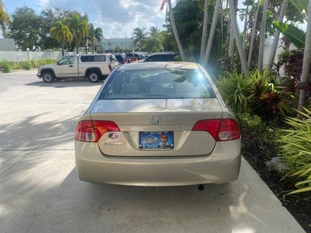 2007 Borrego Beige Metallic /Ivory Honda Civic Sdn LX LOW MILES 24,174 1 OWNER (1HGFA16547L) with an 1.8L SOHC MPFI 16-Valve i-VTEC I4 Engine engine, Automatic transmission, located at 4701 North Dixie Hwy, Pompano Beach, FL, 33064, (954) 422-2889, 26.240938, -80.123474 - OUR WEBPAGE FLORIDACARS1.COM HAS OVER 100 PHOTOS AND FREE CARFAX LINK 2007 Honda Civic LX 1 OWNER Sedan 4 DR 1.8L I4 F SOHC 16V Gasoline Front wheel drive Features ABS Brakes Air Conditioning AM/FM Stereo Automatic Transmission Auxiliary Audio Input CD Audio Cloth Seats Cruise Control Power Locks Po- Photo#6