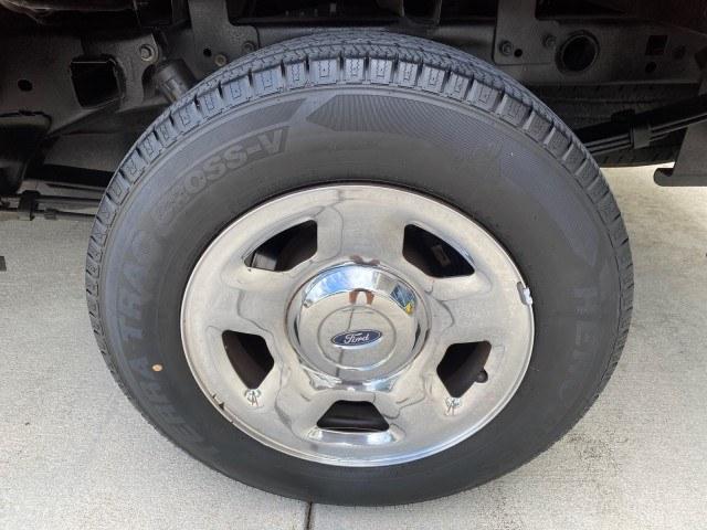 2005 Bright Red /Tan Ford F-150 XLT LOW MILES 78,118 (1FTRF12W25N) with an 4.6L EFI V8 Engine engine, Automatic transmission, located at 4701 North Dixie Hwy, Pompano Beach, FL, 33064, (954) 422-2889, 26.240938, -80.123474 - OUR WEBPAGE FLORIDACARS1.COM HAS OVER 100 PHOTOS AND FREE CARFAX LINK 2005 Ford F-150 XLT Pickup 4.6L V8 F SOHC Gasoline 19 MPG Rear Wheel Drive Features ABS Brakes Air Conditioning AM/FM Stereo Automatic Transmission Bed Cover Bed Liner CD Audio Cloth Seats Cruise Control Long Bed Power Locks Power- Photo#78