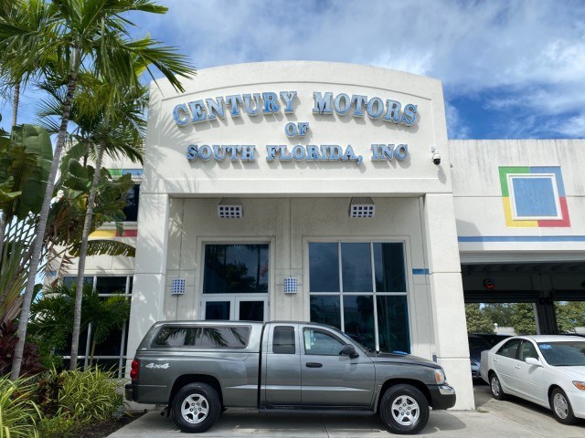 photo of 2005 Dodge Dakota SLT LOW MILES 70,362 4WD