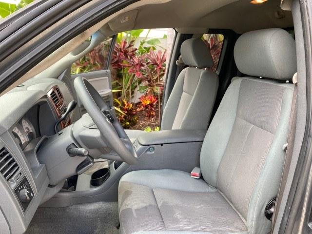 2005 Mineral Gray Metallic /Med Slate Gray Dodge Dakota SLT LOW MILES 70,362 4WD (1D7HW42K55S) with an 3.7L V6 Magnum Engine engine, Automatic transmission, located at 4701 North Dixie Hwy, Pompano Beach, FL, 33064, (954) 422-2889, 26.240938, -80.123474 - OUR WEBPAGE FLORIDACARS1.COM HAS OVER 100 PHOTOS AND FREE CARFAX LINK 2005 Dodge Dakota SLT Club Cab Pickup 3.7L V6 F Gasoline 20 MPG Rear Wheel Drive w/ 4X4 Features 4WD/AWD ABS Brakes Air Conditioning Alloy Wheels AM/FM Stereo Automatic Transmission Bed Cover Bed Liner CD Audio Cloth Seats Cruise- Photo#10