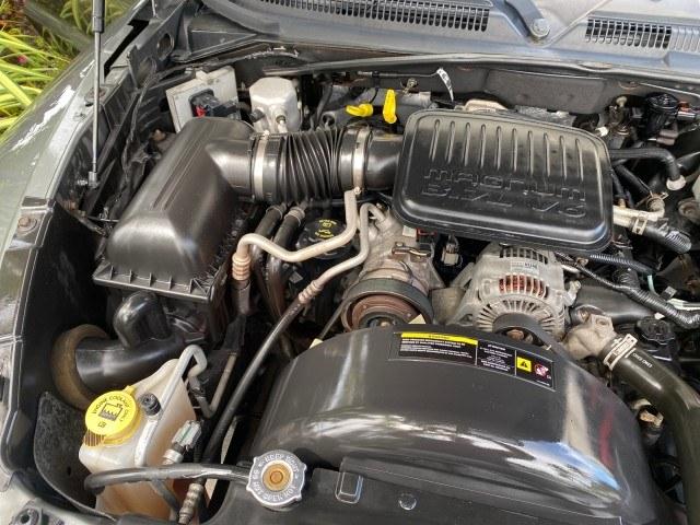 2005 Mineral Gray Metallic /Med Slate Gray Dodge Dakota SLT LOW MILES 70,362 4WD (1D7HW42K55S) with an 3.7L V6 Magnum Engine engine, Automatic transmission, located at 4701 North Dixie Hwy, Pompano Beach, FL, 33064, (954) 422-2889, 26.240938, -80.123474 - OUR WEBPAGE FLORIDACARS1.COM HAS OVER 100 PHOTOS AND FREE CARFAX LINK 2005 Dodge Dakota SLT Club Cab Pickup 3.7L V6 F Gasoline 20 MPG Rear Wheel Drive w/ 4X4 Features 4WD/AWD ABS Brakes Air Conditioning Alloy Wheels AM/FM Stereo Automatic Transmission Bed Cover Bed Liner CD Audio Cloth Seats Cruise- Photo#24