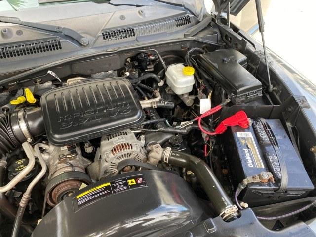 2005 Mineral Gray Metallic /Med Slate Gray Dodge Dakota SLT LOW MILES 70,362 4WD (1D7HW42K55S) with an 3.7L V6 Magnum Engine engine, Automatic transmission, located at 4701 North Dixie Hwy, Pompano Beach, FL, 33064, (954) 422-2889, 26.240938, -80.123474 - OUR WEBPAGE FLORIDACARS1.COM HAS OVER 100 PHOTOS AND FREE CARFAX LINK 2005 Dodge Dakota SLT Club Cab Pickup 3.7L V6 F Gasoline 20 MPG Rear Wheel Drive w/ 4X4 Features 4WD/AWD ABS Brakes Air Conditioning Alloy Wheels AM/FM Stereo Automatic Transmission Bed Cover Bed Liner CD Audio Cloth Seats Cruise- Photo#25