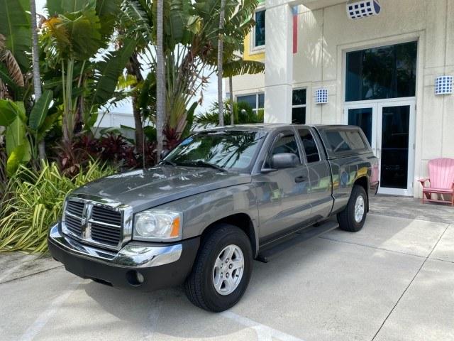 2005 Mineral Gray Metallic /Med Slate Gray Dodge Dakota SLT LOW MILES 70,362 4WD (1D7HW42K55S) with an 3.7L V6 Magnum Engine engine, Automatic transmission, located at 4701 North Dixie Hwy, Pompano Beach, FL, 33064, (954) 422-2889, 26.240938, -80.123474 - OUR WEBPAGE FLORIDACARS1.COM HAS OVER 100 PHOTOS AND FREE CARFAX LINK 2005 Dodge Dakota SLT Club Cab Pickup 3.7L V6 F Gasoline 20 MPG Rear Wheel Drive w/ 4X4 Features 4WD/AWD ABS Brakes Air Conditioning Alloy Wheels AM/FM Stereo Automatic Transmission Bed Cover Bed Liner CD Audio Cloth Seats Cruise- Photo#28