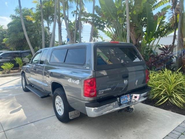 2005 Mineral Gray Metallic /Med Slate Gray Dodge Dakota SLT LOW MILES 70,362 4WD (1D7HW42K55S) with an 3.7L V6 Magnum Engine engine, Automatic transmission, located at 4701 North Dixie Hwy, Pompano Beach, FL, 33064, (954) 422-2889, 26.240938, -80.123474 - OUR WEBPAGE FLORIDACARS1.COM HAS OVER 100 PHOTOS AND FREE CARFAX LINK 2005 Dodge Dakota SLT Club Cab Pickup 3.7L V6 F Gasoline 20 MPG Rear Wheel Drive w/ 4X4 Features 4WD/AWD ABS Brakes Air Conditioning Alloy Wheels AM/FM Stereo Automatic Transmission Bed Cover Bed Liner CD Audio Cloth Seats Cruise- Photo#32