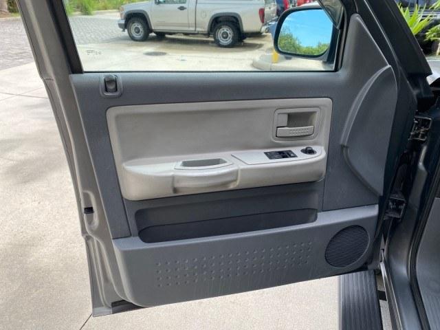 2005 Mineral Gray Metallic /Med Slate Gray Dodge Dakota SLT LOW MILES 70,362 4WD (1D7HW42K55S) with an 3.7L V6 Magnum Engine engine, Automatic transmission, located at 4701 North Dixie Hwy, Pompano Beach, FL, 33064, (954) 422-2889, 26.240938, -80.123474 - OUR WEBPAGE FLORIDACARS1.COM HAS OVER 100 PHOTOS AND FREE CARFAX LINK 2005 Dodge Dakota SLT Club Cab Pickup 3.7L V6 F Gasoline 20 MPG Rear Wheel Drive w/ 4X4 Features 4WD/AWD ABS Brakes Air Conditioning Alloy Wheels AM/FM Stereo Automatic Transmission Bed Cover Bed Liner CD Audio Cloth Seats Cruise- Photo#42