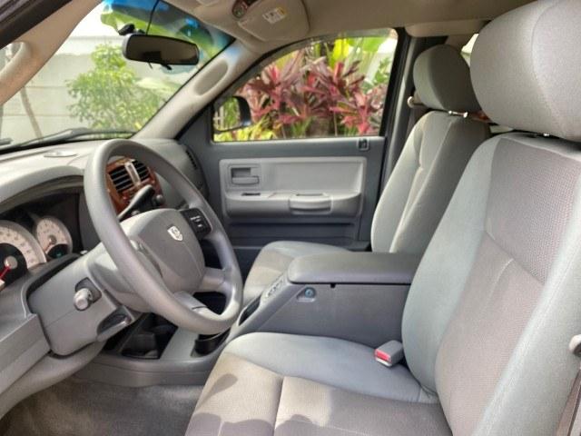 2005 Mineral Gray Metallic /Med Slate Gray Dodge Dakota SLT LOW MILES 70,362 4WD (1D7HW42K55S) with an 3.7L V6 Magnum Engine engine, Automatic transmission, located at 4701 North Dixie Hwy, Pompano Beach, FL, 33064, (954) 422-2889, 26.240938, -80.123474 - OUR WEBPAGE FLORIDACARS1.COM HAS OVER 100 PHOTOS AND FREE CARFAX LINK 2005 Dodge Dakota SLT Club Cab Pickup 3.7L V6 F Gasoline 20 MPG Rear Wheel Drive w/ 4X4 Features 4WD/AWD ABS Brakes Air Conditioning Alloy Wheels AM/FM Stereo Automatic Transmission Bed Cover Bed Liner CD Audio Cloth Seats Cruise- Photo#45