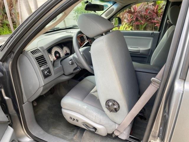 2005 Mineral Gray Metallic /Med Slate Gray Dodge Dakota SLT LOW MILES 70,362 4WD (1D7HW42K55S) with an 3.7L V6 Magnum Engine engine, Automatic transmission, located at 4701 North Dixie Hwy, Pompano Beach, FL, 33064, (954) 422-2889, 26.240938, -80.123474 - OUR WEBPAGE FLORIDACARS1.COM HAS OVER 100 PHOTOS AND FREE CARFAX LINK 2005 Dodge Dakota SLT Club Cab Pickup 3.7L V6 F Gasoline 20 MPG Rear Wheel Drive w/ 4X4 Features 4WD/AWD ABS Brakes Air Conditioning Alloy Wheels AM/FM Stereo Automatic Transmission Bed Cover Bed Liner CD Audio Cloth Seats Cruise- Photo#78
