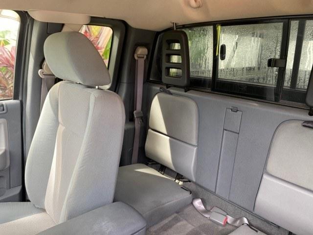 2005 Mineral Gray Metallic /Med Slate Gray Dodge Dakota SLT LOW MILES 70,362 4WD (1D7HW42K55S) with an 3.7L V6 Magnum Engine engine, Automatic transmission, located at 4701 North Dixie Hwy, Pompano Beach, FL, 33064, (954) 422-2889, 26.240938, -80.123474 - OUR WEBPAGE FLORIDACARS1.COM HAS OVER 100 PHOTOS AND FREE CARFAX LINK 2005 Dodge Dakota SLT Club Cab Pickup 3.7L V6 F Gasoline 20 MPG Rear Wheel Drive w/ 4X4 Features 4WD/AWD ABS Brakes Air Conditioning Alloy Wheels AM/FM Stereo Automatic Transmission Bed Cover Bed Liner CD Audio Cloth Seats Cruise- Photo#79