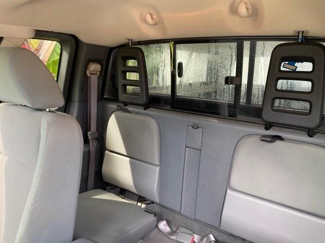 2005 Mineral Gray Metallic /Med Slate Gray Dodge Dakota SLT LOW MILES 70,362 4WD (1D7HW42K55S) with an 3.7L V6 Magnum Engine engine, Automatic transmission, located at 4701 North Dixie Hwy, Pompano Beach, FL, 33064, (954) 422-2889, 26.240938, -80.123474 - OUR WEBPAGE FLORIDACARS1.COM HAS OVER 100 PHOTOS AND FREE CARFAX LINK 2005 Dodge Dakota SLT Club Cab Pickup 3.7L V6 F Gasoline 20 MPG Rear Wheel Drive w/ 4X4 Features 4WD/AWD ABS Brakes Air Conditioning Alloy Wheels AM/FM Stereo Automatic Transmission Bed Cover Bed Liner CD Audio Cloth Seats Cruise- Photo#80
