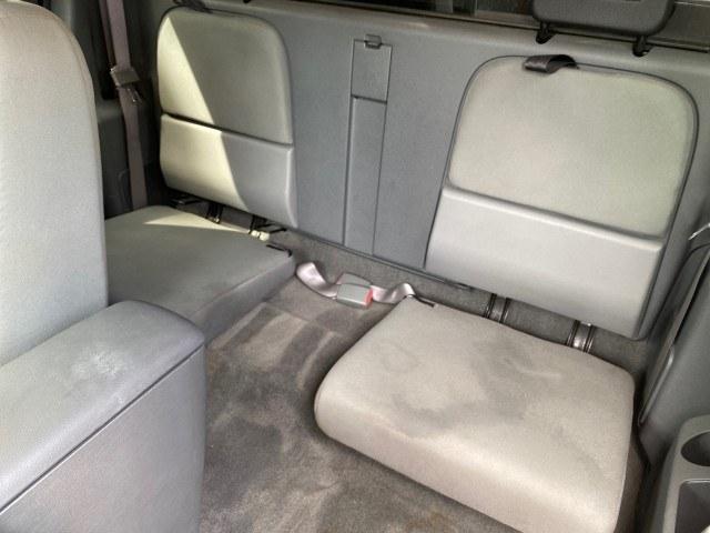 2005 Mineral Gray Metallic /Med Slate Gray Dodge Dakota SLT LOW MILES 70,362 4WD (1D7HW42K55S) with an 3.7L V6 Magnum Engine engine, Automatic transmission, located at 4701 North Dixie Hwy, Pompano Beach, FL, 33064, (954) 422-2889, 26.240938, -80.123474 - OUR WEBPAGE FLORIDACARS1.COM HAS OVER 100 PHOTOS AND FREE CARFAX LINK 2005 Dodge Dakota SLT Club Cab Pickup 3.7L V6 F Gasoline 20 MPG Rear Wheel Drive w/ 4X4 Features 4WD/AWD ABS Brakes Air Conditioning Alloy Wheels AM/FM Stereo Automatic Transmission Bed Cover Bed Liner CD Audio Cloth Seats Cruise- Photo#83