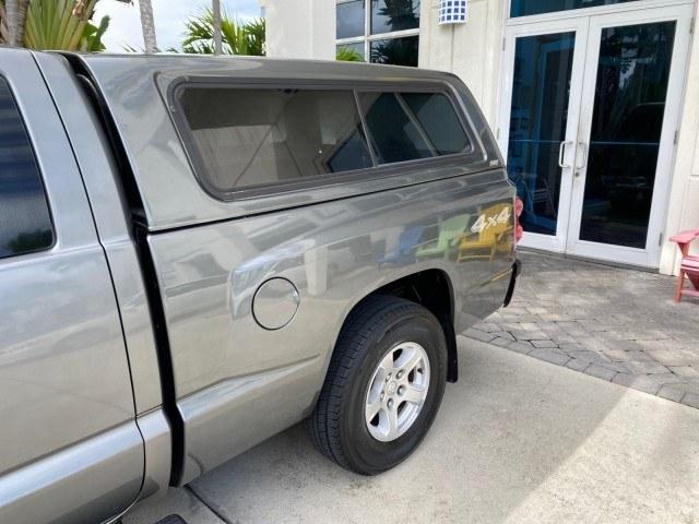 2005 Mineral Gray Metallic /Med Slate Gray Dodge Dakota SLT LOW MILES 70,362 4WD (1D7HW42K55S) with an 3.7L V6 Magnum Engine engine, Automatic transmission, located at 4701 North Dixie Hwy, Pompano Beach, FL, 33064, (954) 422-2889, 26.240938, -80.123474 - OUR WEBPAGE FLORIDACARS1.COM HAS OVER 100 PHOTOS AND FREE CARFAX LINK 2005 Dodge Dakota SLT Club Cab Pickup 3.7L V6 F Gasoline 20 MPG Rear Wheel Drive w/ 4X4 Features 4WD/AWD ABS Brakes Air Conditioning Alloy Wheels AM/FM Stereo Automatic Transmission Bed Cover Bed Liner CD Audio Cloth Seats Cruise- Photo#84