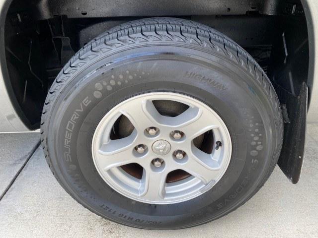2005 Mineral Gray Metallic /Med Slate Gray Dodge Dakota SLT LOW MILES 70,362 4WD (1D7HW42K55S) with an 3.7L V6 Magnum Engine engine, Automatic transmission, located at 4701 North Dixie Hwy, Pompano Beach, FL, 33064, (954) 422-2889, 26.240938, -80.123474 - OUR WEBPAGE FLORIDACARS1.COM HAS OVER 100 PHOTOS AND FREE CARFAX LINK 2005 Dodge Dakota SLT Club Cab Pickup 3.7L V6 F Gasoline 20 MPG Rear Wheel Drive w/ 4X4 Features 4WD/AWD ABS Brakes Air Conditioning Alloy Wheels AM/FM Stereo Automatic Transmission Bed Cover Bed Liner CD Audio Cloth Seats Cruise- Photo#87