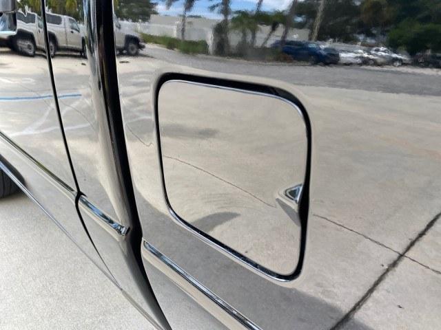 2007 Black /Med Pebble Tan Ford Ranger STX LOW MILES 61,096 1 OWNER (1FTYR10D87P) with an 2.3L DOHC 16-Valve I4 Engine engine, Manual transmission, located at 4701 North Dixie Hwy, Pompano Beach, FL, 33064, (954) 422-2889, 26.240938, -80.123474 - OUR WEBPAGE FLORIDACARS1.COM HAS OVER 100 PHOTOS AND FREE CARFAX LINK 2007 Ford Ranger STX 1 OWNER Pickup 2.3L 4 F Gasoline Rear Wheel Drive Features ABS Brakes Air Conditioning AM/FM Stereo CD Audio Manual Transmission Vinyl Seats 2007 Ford Ranger STX with only 61,092 miles, 1 owner, and a manual t- Photo#77