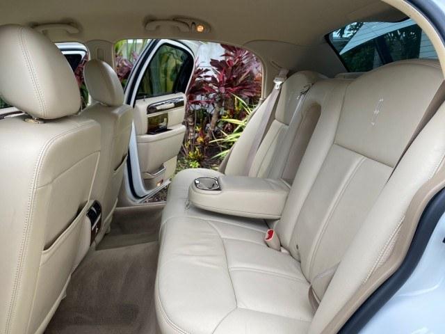 2010 Vibrant White /Light Camel Lincoln Town Car Signature Limited LOW MILES 47,515 (2LNBL8CV3AX) with an 4.6L SOHC EFI V8 FFV Engine engine, Automatic transmission, located at 4701 North Dixie Hwy, Pompano Beach, FL, 33064, (954) 422-2889, 26.240938, -80.123474 - OUR WEBPAGE FLORIDACARS1.COM HAS OVER 100 PHOTOS AND FREE CARFAX LINK 2010 Lincoln Town Car Signature Limited Sedan 4 DR 4.6L V8 F SOHC 16V Flex Fuel 24 MPG Rear Wheel Drive Features ABS Brakes Air Conditioning Alloy Wheels AM/FM Stereo Automatic Transmission CD Audio Cruise Control Flex Fuel Vehicl- Photo#14