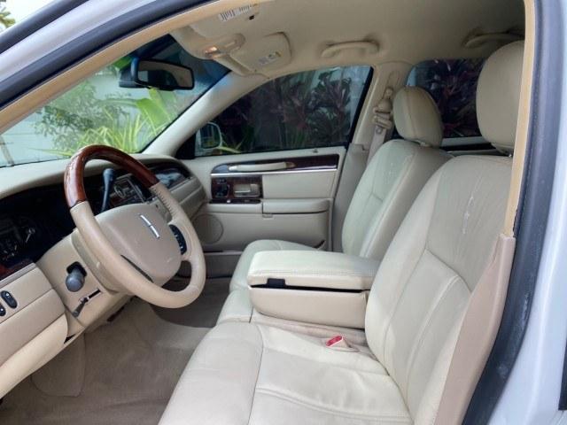 2010 Vibrant White /Light Camel Lincoln Town Car Signature Limited LOW MILES 47,515 (2LNBL8CV3AX) with an 4.6L SOHC EFI V8 FFV Engine engine, Automatic transmission, located at 4701 North Dixie Hwy, Pompano Beach, FL, 33064, (954) 422-2889, 26.240938, -80.123474 - OUR WEBPAGE FLORIDACARS1.COM HAS OVER 100 PHOTOS AND FREE CARFAX LINK 2010 Lincoln Town Car Signature Limited Sedan 4 DR 4.6L V8 F SOHC 16V Flex Fuel 24 MPG Rear Wheel Drive Features ABS Brakes Air Conditioning Alloy Wheels AM/FM Stereo Automatic Transmission CD Audio Cruise Control Flex Fuel Vehicl- Photo#46