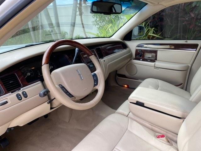 2010 Vibrant White /Light Camel Lincoln Town Car Signature Limited LOW MILES 47,515 (2LNBL8CV3AX) with an 4.6L SOHC EFI V8 FFV Engine engine, Automatic transmission, located at 4701 North Dixie Hwy, Pompano Beach, FL, 33064, (954) 422-2889, 26.240938, -80.123474 - OUR WEBPAGE FLORIDACARS1.COM HAS OVER 100 PHOTOS AND FREE CARFAX LINK 2010 Lincoln Town Car Signature Limited Sedan 4 DR 4.6L V8 F SOHC 16V Flex Fuel 24 MPG Rear Wheel Drive Features ABS Brakes Air Conditioning Alloy Wheels AM/FM Stereo Automatic Transmission CD Audio Cruise Control Flex Fuel Vehicl- Photo#48