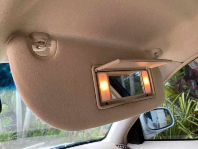 2010 Vibrant White /Light Camel Lincoln Town Car Signature Limited LOW MILES 47,515 (2LNBL8CV3AX) with an 4.6L SOHC EFI V8 FFV Engine engine, Automatic transmission, located at 4701 North Dixie Hwy, Pompano Beach, FL, 33064, (954) 422-2889, 26.240938, -80.123474 - OUR WEBPAGE FLORIDACARS1.COM HAS OVER 100 PHOTOS AND FREE CARFAX LINK 2010 Lincoln Town Car Signature Limited Sedan 4 DR 4.6L V8 F SOHC 16V Flex Fuel 24 MPG Rear Wheel Drive Features ABS Brakes Air Conditioning Alloy Wheels AM/FM Stereo Automatic Transmission CD Audio Cruise Control Flex Fuel Vehicl- Photo#71