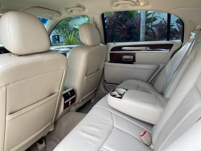 2010 Vibrant White /Light Camel Lincoln Town Car Signature Limited LOW MILES 47,515 (2LNBL8CV3AX) with an 4.6L SOHC EFI V8 FFV Engine engine, Automatic transmission, located at 4701 North Dixie Hwy, Pompano Beach, FL, 33064, (954) 422-2889, 26.240938, -80.123474 - OUR WEBPAGE FLORIDACARS1.COM HAS OVER 100 PHOTOS AND FREE CARFAX LINK 2010 Lincoln Town Car Signature Limited Sedan 4 DR 4.6L V8 F SOHC 16V Flex Fuel 24 MPG Rear Wheel Drive Features ABS Brakes Air Conditioning Alloy Wheels AM/FM Stereo Automatic Transmission CD Audio Cruise Control Flex Fuel Vehicl- Photo#81