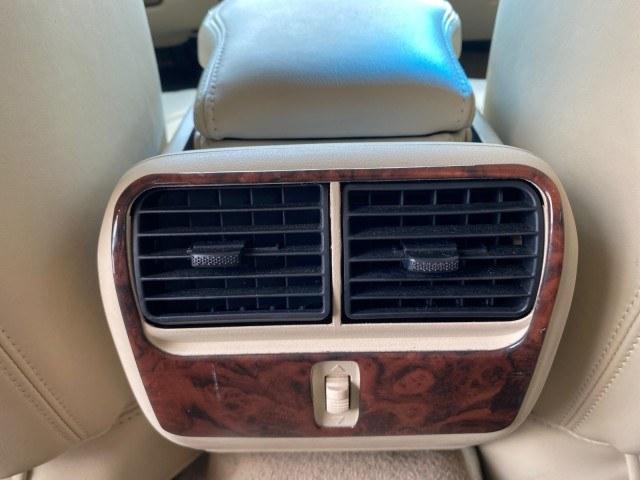 2010 Vibrant White /Light Camel Lincoln Town Car Signature Limited LOW MILES 47,515 (2LNBL8CV3AX) with an 4.6L SOHC EFI V8 FFV Engine engine, Automatic transmission, located at 4701 North Dixie Hwy, Pompano Beach, FL, 33064, (954) 422-2889, 26.240938, -80.123474 - OUR WEBPAGE FLORIDACARS1.COM HAS OVER 100 PHOTOS AND FREE CARFAX LINK 2010 Lincoln Town Car Signature Limited Sedan 4 DR 4.6L V8 F SOHC 16V Flex Fuel 24 MPG Rear Wheel Drive Features ABS Brakes Air Conditioning Alloy Wheels AM/FM Stereo Automatic Transmission CD Audio Cruise Control Flex Fuel Vehicl- Photo#85