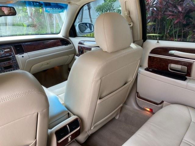 2010 Vibrant White /Light Camel Lincoln Town Car Signature Limited LOW MILES 47,515 (2LNBL8CV3AX) with an 4.6L SOHC EFI V8 FFV Engine engine, Automatic transmission, located at 4701 North Dixie Hwy, Pompano Beach, FL, 33064, (954) 422-2889, 26.240938, -80.123474 - OUR WEBPAGE FLORIDACARS1.COM HAS OVER 100 PHOTOS AND FREE CARFAX LINK 2010 Lincoln Town Car Signature Limited Sedan 4 DR 4.6L V8 F SOHC 16V Flex Fuel 24 MPG Rear Wheel Drive Features ABS Brakes Air Conditioning Alloy Wheels AM/FM Stereo Automatic Transmission CD Audio Cruise Control Flex Fuel Vehicl- Photo#86