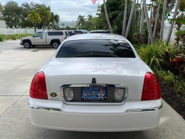 2010 Vibrant White /Light Camel Lincoln Town Car Signature Limited LOW MILES 47,515 (2LNBL8CV3AX) with an 4.6L SOHC EFI V8 FFV Engine engine, Automatic transmission, located at 4701 North Dixie Hwy, Pompano Beach, FL, 33064, (954) 422-2889, 26.240938, -80.123474 - OUR WEBPAGE FLORIDACARS1.COM HAS OVER 100 PHOTOS AND FREE CARFAX LINK 2010 Lincoln Town Car Signature Limited Sedan 4 DR 4.6L V8 F SOHC 16V Flex Fuel 24 MPG Rear Wheel Drive Features ABS Brakes Air Conditioning Alloy Wheels AM/FM Stereo Automatic Transmission CD Audio Cruise Control Flex Fuel Vehicl- Photo#94