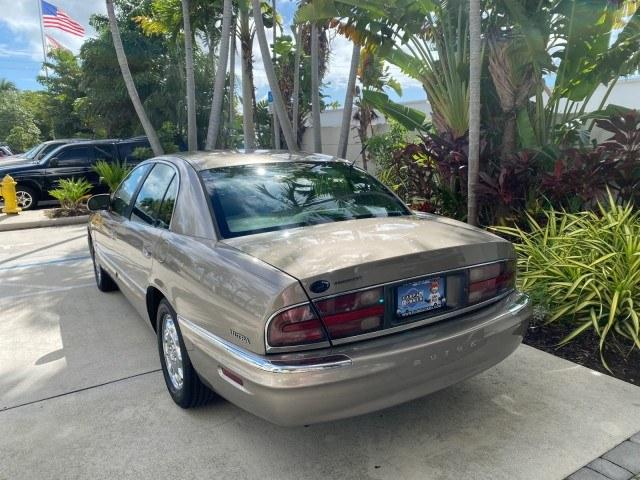 2000 Light Bronzemist Metallic /Taupe Buick Park Avenue Ultra LOW MILES 72,419 (1G4CU5416Y4) with an 3.8L SFI V6 3800 Series II Supercharged Engine engine, Automatic transmission, located at 4701 North Dixie Hwy, Pompano Beach, FL, 33064, (954) 422-2889, 26.240938, -80.123474 - OUR WEBPAGE FLORIDACARS1.COM HAS OVER 100 PHOTOS AND FREE CARFAX LINK 2000 Buick Park Avenue Ultra Sedan 4 DR 3.8L V6 F Gasoline 27 MPG Front Wheel Drive Features ABS Brakes Air Conditioning Alloy Wheels AM/FM Stereo Automatic Transmission Cassette Player CD Audio Cruise Control Front Seat Heaters L- Photo#5