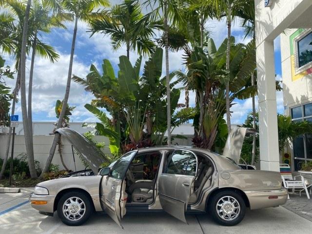 2000 Light Bronzemist Metallic /Taupe Buick Park Avenue Ultra LOW MILES 72,419 (1G4CU5416Y4) with an 3.8L SFI V6 3800 Series II Supercharged Engine engine, Automatic transmission, located at 4701 North Dixie Hwy, Pompano Beach, FL, 33064, (954) 422-2889, 26.240938, -80.123474 - OUR WEBPAGE FLORIDACARS1.COM HAS OVER 100 PHOTOS AND FREE CARFAX LINK 2000 Buick Park Avenue Ultra Sedan 4 DR 3.8L V6 F Gasoline 27 MPG Front Wheel Drive Features ABS Brakes Air Conditioning Alloy Wheels AM/FM Stereo Automatic Transmission Cassette Player CD Audio Cruise Control Front Seat Heaters L- Photo#8