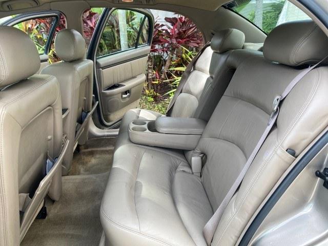 2000 Light Bronzemist Metallic /Taupe Buick Park Avenue Ultra LOW MILES 72,419 (1G4CU5416Y4) with an 3.8L SFI V6 3800 Series II Supercharged Engine engine, Automatic transmission, located at 4701 North Dixie Hwy, Pompano Beach, FL, 33064, (954) 422-2889, 26.240938, -80.123474 - OUR WEBPAGE FLORIDACARS1.COM HAS OVER 100 PHOTOS AND FREE CARFAX LINK 2000 Buick Park Avenue Ultra Sedan 4 DR 3.8L V6 F Gasoline 27 MPG Front Wheel Drive Features ABS Brakes Air Conditioning Alloy Wheels AM/FM Stereo Automatic Transmission Cassette Player CD Audio Cruise Control Front Seat Heaters L- Photo#14
