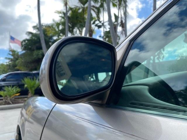 2000 Light Bronzemist Metallic /Taupe Buick Park Avenue Ultra LOW MILES 72,419 (1G4CU5416Y4) with an 3.8L SFI V6 3800 Series II Supercharged Engine engine, Automatic transmission, located at 4701 North Dixie Hwy, Pompano Beach, FL, 33064, (954) 422-2889, 26.240938, -80.123474 - OUR WEBPAGE FLORIDACARS1.COM HAS OVER 100 PHOTOS AND FREE CARFAX LINK 2000 Buick Park Avenue Ultra Sedan 4 DR 3.8L V6 F Gasoline 27 MPG Front Wheel Drive Features ABS Brakes Air Conditioning Alloy Wheels AM/FM Stereo Automatic Transmission Cassette Player CD Audio Cruise Control Front Seat Heaters L- Photo#38