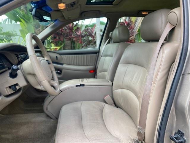 2000 Light Bronzemist Metallic /Taupe Buick Park Avenue Ultra LOW MILES 72,419 (1G4CU5416Y4) with an 3.8L SFI V6 3800 Series II Supercharged Engine engine, Automatic transmission, located at 4701 North Dixie Hwy, Pompano Beach, FL, 33064, (954) 422-2889, 26.240938, -80.123474 - OUR WEBPAGE FLORIDACARS1.COM HAS OVER 100 PHOTOS AND FREE CARFAX LINK 2000 Buick Park Avenue Ultra Sedan 4 DR 3.8L V6 F Gasoline 27 MPG Front Wheel Drive Features ABS Brakes Air Conditioning Alloy Wheels AM/FM Stereo Automatic Transmission Cassette Player CD Audio Cruise Control Front Seat Heaters L- Photo#41