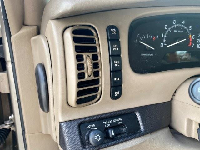 2000 Light Bronzemist Metallic /Taupe Buick Park Avenue Ultra LOW MILES 72,419 (1G4CU5416Y4) with an 3.8L SFI V6 3800 Series II Supercharged Engine engine, Automatic transmission, located at 4701 North Dixie Hwy, Pompano Beach, FL, 33064, (954) 422-2889, 26.240938, -80.123474 - OUR WEBPAGE FLORIDACARS1.COM HAS OVER 100 PHOTOS AND FREE CARFAX LINK 2000 Buick Park Avenue Ultra Sedan 4 DR 3.8L V6 F Gasoline 27 MPG Front Wheel Drive Features ABS Brakes Air Conditioning Alloy Wheels AM/FM Stereo Automatic Transmission Cassette Player CD Audio Cruise Control Front Seat Heaters L- Photo#52