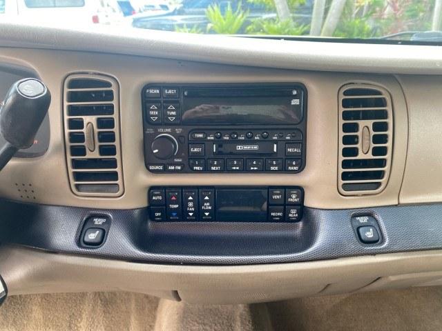 2000 Light Bronzemist Metallic /Taupe Buick Park Avenue Ultra LOW MILES 72,419 (1G4CU5416Y4) with an 3.8L SFI V6 3800 Series II Supercharged Engine engine, Automatic transmission, located at 4701 North Dixie Hwy, Pompano Beach, FL, 33064, (954) 422-2889, 26.240938, -80.123474 - OUR WEBPAGE FLORIDACARS1.COM HAS OVER 100 PHOTOS AND FREE CARFAX LINK 2000 Buick Park Avenue Ultra Sedan 4 DR 3.8L V6 F Gasoline 27 MPG Front Wheel Drive Features ABS Brakes Air Conditioning Alloy Wheels AM/FM Stereo Automatic Transmission Cassette Player CD Audio Cruise Control Front Seat Heaters L- Photo#57