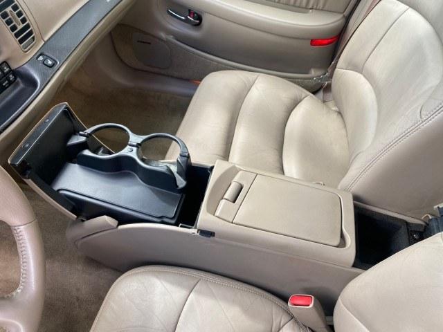 2000 Light Bronzemist Metallic /Taupe Buick Park Avenue Ultra LOW MILES 72,419 (1G4CU5416Y4) with an 3.8L SFI V6 3800 Series II Supercharged Engine engine, Automatic transmission, located at 4701 North Dixie Hwy, Pompano Beach, FL, 33064, (954) 422-2889, 26.240938, -80.123474 - OUR WEBPAGE FLORIDACARS1.COM HAS OVER 100 PHOTOS AND FREE CARFAX LINK 2000 Buick Park Avenue Ultra Sedan 4 DR 3.8L V6 F Gasoline 27 MPG Front Wheel Drive Features ABS Brakes Air Conditioning Alloy Wheels AM/FM Stereo Automatic Transmission Cassette Player CD Audio Cruise Control Front Seat Heaters L- Photo#66