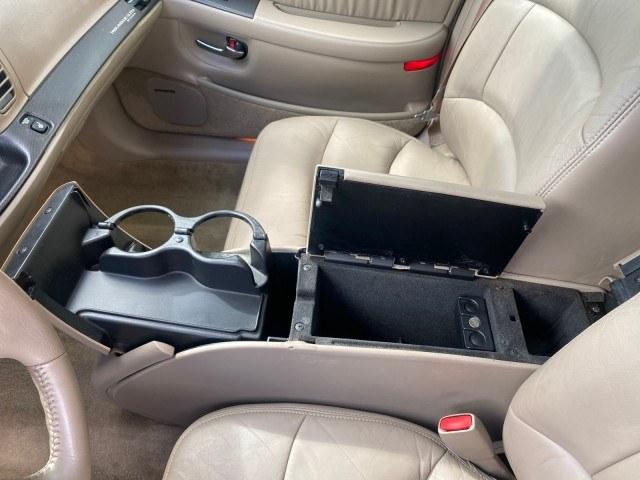 2000 Light Bronzemist Metallic /Taupe Buick Park Avenue Ultra LOW MILES 72,419 (1G4CU5416Y4) with an 3.8L SFI V6 3800 Series II Supercharged Engine engine, Automatic transmission, located at 4701 North Dixie Hwy, Pompano Beach, FL, 33064, (954) 422-2889, 26.240938, -80.123474 - OUR WEBPAGE FLORIDACARS1.COM HAS OVER 100 PHOTOS AND FREE CARFAX LINK 2000 Buick Park Avenue Ultra Sedan 4 DR 3.8L V6 F Gasoline 27 MPG Front Wheel Drive Features ABS Brakes Air Conditioning Alloy Wheels AM/FM Stereo Automatic Transmission Cassette Player CD Audio Cruise Control Front Seat Heaters L- Photo#67