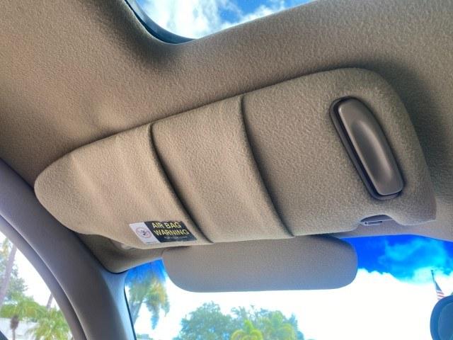 2000 Light Bronzemist Metallic /Taupe Buick Park Avenue Ultra LOW MILES 72,419 (1G4CU5416Y4) with an 3.8L SFI V6 3800 Series II Supercharged Engine engine, Automatic transmission, located at 4701 North Dixie Hwy, Pompano Beach, FL, 33064, (954) 422-2889, 26.240938, -80.123474 - OUR WEBPAGE FLORIDACARS1.COM HAS OVER 100 PHOTOS AND FREE CARFAX LINK 2000 Buick Park Avenue Ultra Sedan 4 DR 3.8L V6 F Gasoline 27 MPG Front Wheel Drive Features ABS Brakes Air Conditioning Alloy Wheels AM/FM Stereo Automatic Transmission Cassette Player CD Audio Cruise Control Front Seat Heaters L- Photo#70