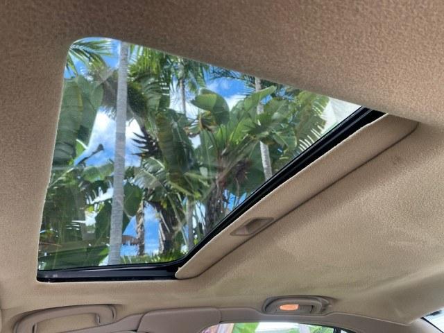 2000 Light Bronzemist Metallic /Taupe Buick Park Avenue Ultra LOW MILES 72,419 (1G4CU5416Y4) with an 3.8L SFI V6 3800 Series II Supercharged Engine engine, Automatic transmission, located at 4701 North Dixie Hwy, Pompano Beach, FL, 33064, (954) 422-2889, 26.240938, -80.123474 - OUR WEBPAGE FLORIDACARS1.COM HAS OVER 100 PHOTOS AND FREE CARFAX LINK 2000 Buick Park Avenue Ultra Sedan 4 DR 3.8L V6 F Gasoline 27 MPG Front Wheel Drive Features ABS Brakes Air Conditioning Alloy Wheels AM/FM Stereo Automatic Transmission Cassette Player CD Audio Cruise Control Front Seat Heaters L- Photo#74