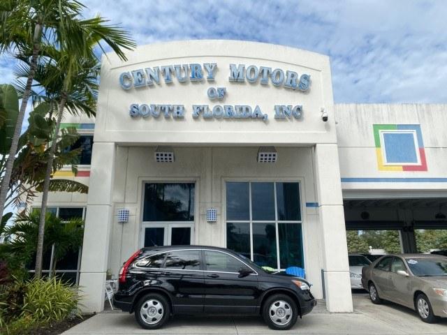 2007 Nighthawk Black Pearl /Ivory Honda CR-V LX LOW MILES 74,639 (JHLRE38377C) with an 2.4L 4-Cyl Engine engine, Automatic transmission, located at 4701 North Dixie Hwy, Pompano Beach, FL, 33064, (954) 422-2889, 26.240938, -80.123474 - OUR WEBPAGE FLORIDACARS1.COM HAS OVER 100 PHOTOS AND FREE CARFAX LINK 2007 Honda CR-V LX 4 Door Wagon/Sport Utility 2.4L I4 F DOHC 16V Gasoline 30 MPG Front Wheel Drive Features ABS Brakes Air Conditioning AM/FM Stereo Automatic Transmission Auxiliary Audio Input CD Audio Cloth Seats Cruise Control- Photo#0