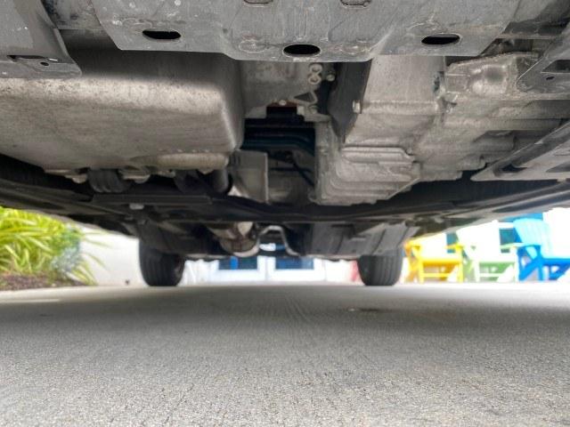 2007 Nighthawk Black Pearl /Ivory Honda CR-V LX LOW MILES 74,639 (JHLRE38377C) with an 2.4L 4-Cyl Engine engine, Automatic transmission, located at 4701 North Dixie Hwy, Pompano Beach, FL, 33064, (954) 422-2889, 26.240938, -80.123474 - OUR WEBPAGE FLORIDACARS1.COM HAS OVER 100 PHOTOS AND FREE CARFAX LINK 2007 Honda CR-V LX 4 Door Wagon/Sport Utility 2.4L I4 F DOHC 16V Gasoline 30 MPG Front Wheel Drive Features ABS Brakes Air Conditioning AM/FM Stereo Automatic Transmission Auxiliary Audio Input CD Audio Cloth Seats Cruise Control- Photo#21