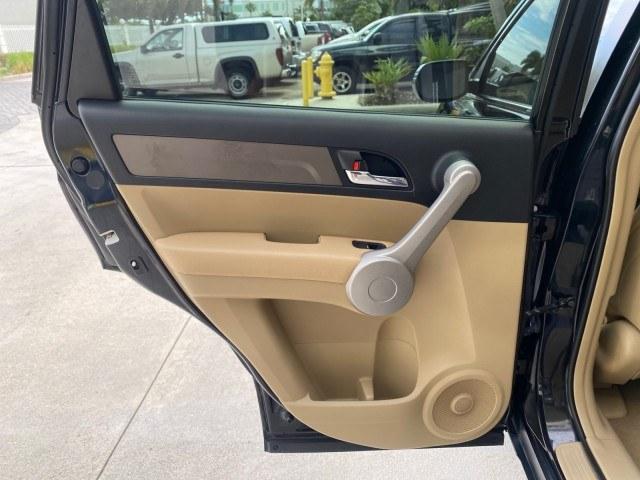 2007 Nighthawk Black Pearl /Ivory Honda CR-V LX LOW MILES 74,639 (JHLRE38377C) with an 2.4L 4-Cyl Engine engine, Automatic transmission, located at 4701 North Dixie Hwy, Pompano Beach, FL, 33064, (954) 422-2889, 26.240938, -80.123474 - OUR WEBPAGE FLORIDACARS1.COM HAS OVER 100 PHOTOS AND FREE CARFAX LINK 2007 Honda CR-V LX 4 Door Wagon/Sport Utility 2.4L I4 F DOHC 16V Gasoline 30 MPG Front Wheel Drive Features ABS Brakes Air Conditioning AM/FM Stereo Automatic Transmission Auxiliary Audio Input CD Audio Cloth Seats Cruise Control- Photo#57