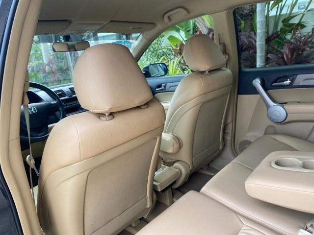 2007 Nighthawk Black Pearl /Ivory Honda CR-V LX LOW MILES 74,639 (JHLRE38377C) with an 2.4L 4-Cyl Engine engine, Automatic transmission, located at 4701 North Dixie Hwy, Pompano Beach, FL, 33064, (954) 422-2889, 26.240938, -80.123474 - OUR WEBPAGE FLORIDACARS1.COM HAS OVER 100 PHOTOS AND FREE CARFAX LINK 2007 Honda CR-V LX 4 Door Wagon/Sport Utility 2.4L I4 F DOHC 16V Gasoline 30 MPG Front Wheel Drive Features ABS Brakes Air Conditioning AM/FM Stereo Automatic Transmission Auxiliary Audio Input CD Audio Cloth Seats Cruise Control- Photo#60